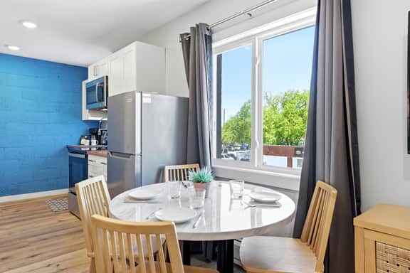 KBB 1, 2, 3 | Downtown 4BR | 3BA | Combo - Image 4