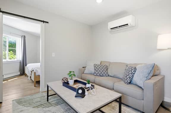 KBB 1, 2, 3 | Downtown 4BR | 3BA | Combo - Image 3
