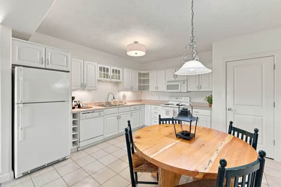 Seven Hills Estate on Old Mission - Image 5