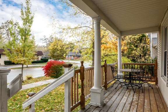 Beautiful House | Walk Everywhere | AC | Fire Pit |