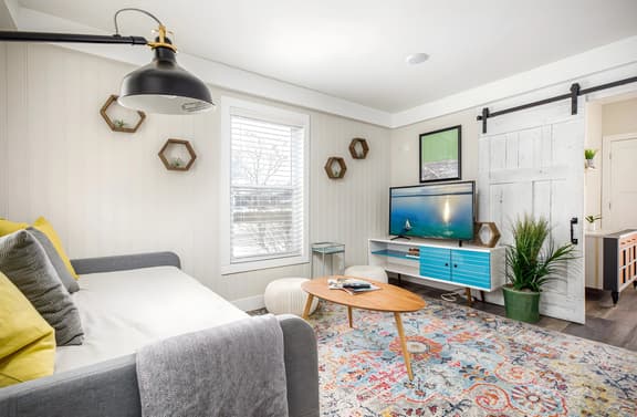 Modern Duplex | Downtown | AC | Walkable |