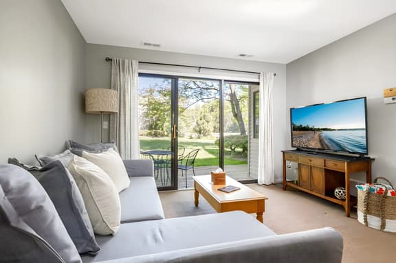Cozy Beach Front Condo | AC | Beach | Waterfront |