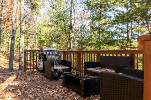 Holiday Hills Escape | Fire Pit | AC | Mt. Holiday