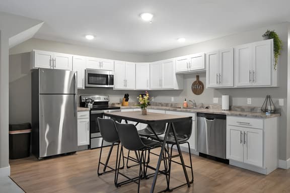 TC Parkside H  · TC Parkside H: Charming 2BR Retreat