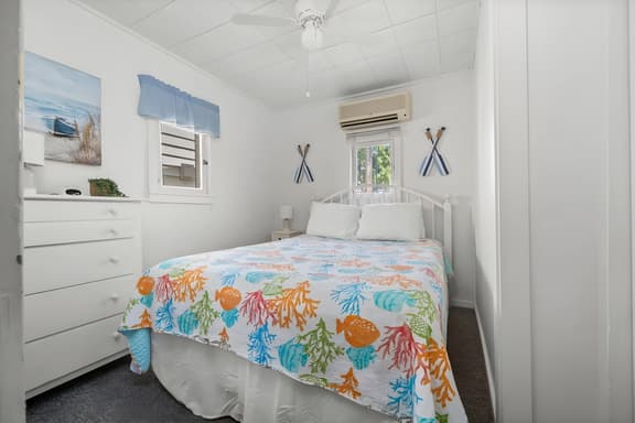 #04 Sandbar Cottage · Sandbar Cottage 4