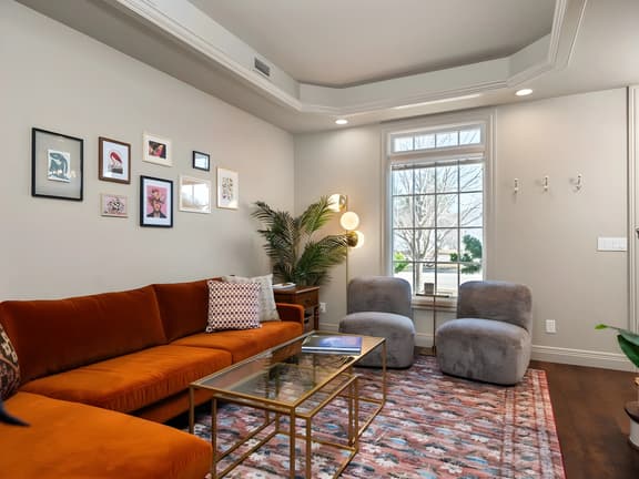 Urban Stay By The Bay: Downtown Pet-Friendly Home - Image 1