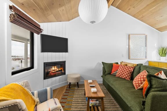 #08 Beachside Cabin · Newly Renovated Beachside Cabin 8!