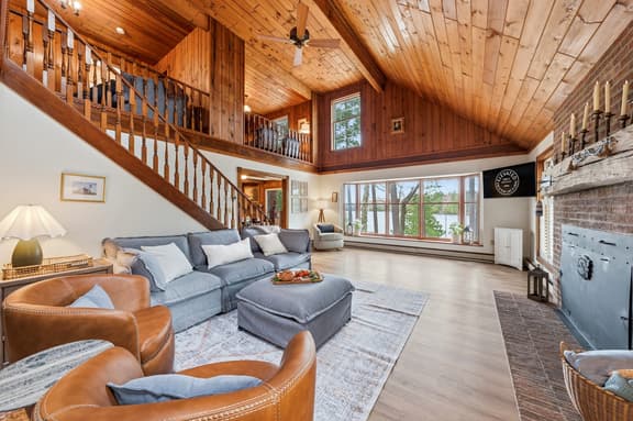 Northlight Lodge | Dual-Lake Sanctuary