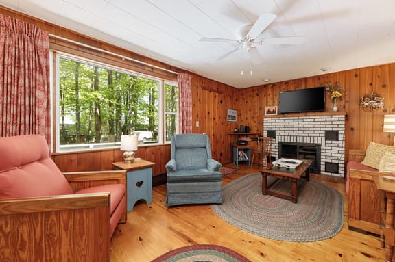 CRO's Terrapin Station Roadside | Big Glen Lake Access | Dock | - Image 1