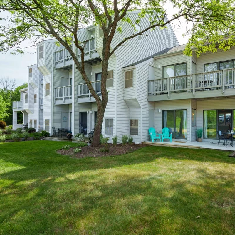 Cozy Beach Front Condo | AC | Beach | Waterfront |